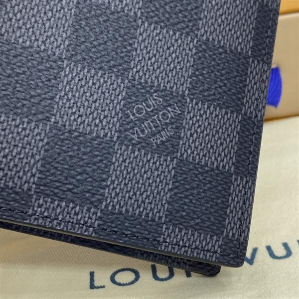 2026122105436128 600